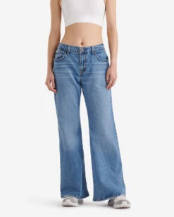 Levi's Middy Flare Womens Jeans